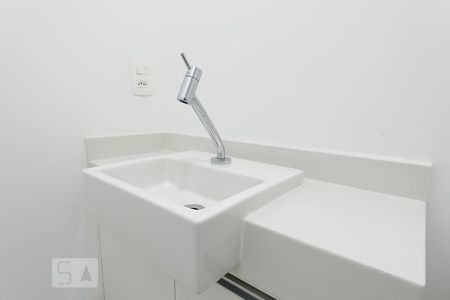 Apartamento à venda com 49m², 1 quarto e 1 vagaDetalhe banheiro suíte - Pia