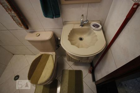 Banheiro 1 de casa à venda com 3 quartos, 150m² em Jardim Itapemirim, São Paulo