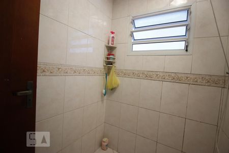 Banheiro 1 de casa à venda com 3 quartos, 150m² em Jardim Itapemirim, São Paulo