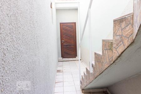 Casa para alugar com 154m², 3 quartos e 2 vagasCorredor externo 