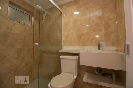 Banheiro de casa de condomínio para alugar com 2 quartos, 60m² em Vila Granada, São Paulo