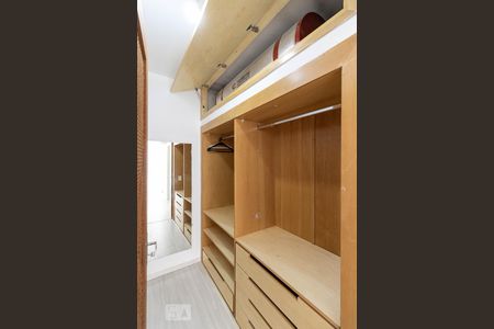 Apartamento à venda com 75m², 1 quarto e 1 vagaQuarto