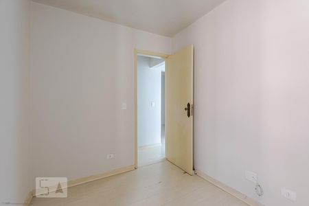 Quarto 1 de apartamento para alugar com 2 quartos, 53m² em Bigorrilho, Curitiba
