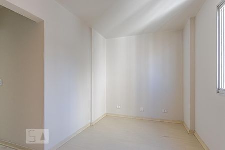 Quarto 2 de apartamento para alugar com 2 quartos, 53m² em Bigorrilho, Curitiba