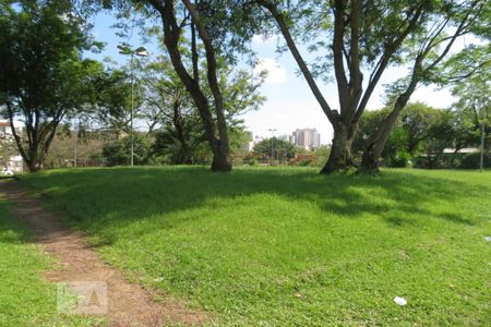 Apartamento à venda com 40m², 2 quartos e 1 vagaPraça em frente ao condomínio