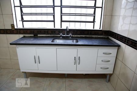 Casa para alugar com 120m², 2 quartos e 2 vagasCozinha