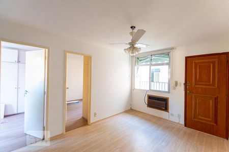 Sala de apartamento para alugar com 2 quartos, 47m² em Barreto, Niterói
