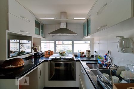 Apartamento à venda com 119m², 2 quartos e 3 vagasCozinha