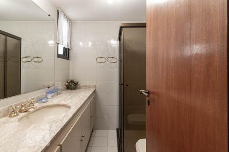 Apartamento para alugar com 275m², 4 quartos e 4 vagasBanheiro da Suíte 1