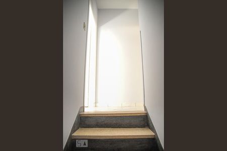 Escada de casa à venda com 2 quartos, 70m² em Santa Paula, São Caetano do Sul