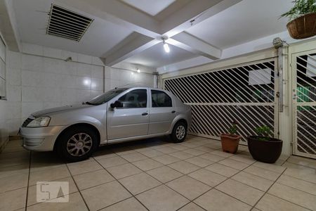 Casa à venda com 320m², 4 quartos e 2 vagas Casa à venda com 320m², 4 quartos e 2 vagasGaragem