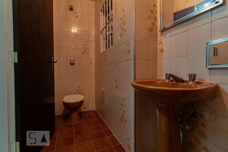 Casa à venda com 320m², 4 quartos e 2 vagas Casa à venda com 320m², 4 quartos e 2 vagasBanheiro