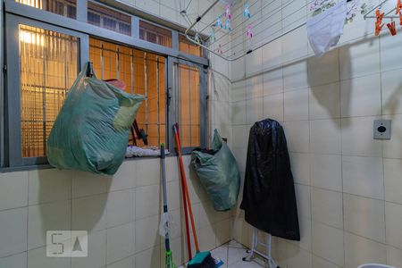 Casa à venda com 320m², 4 quartos e 2 vagas Casa à venda com 320m², 4 quartos e 2 vagasÁrea de Serviço