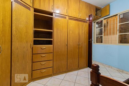 Casa à venda com 320m², 4 quartos e 2 vagas Casa à venda com 320m², 4 quartos e 2 vagasSuite 2