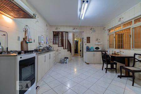 Casa à venda com 320m², 4 quartos e 2 vagas Casa à venda com 320m², 4 quartos e 2 vagasCozinha