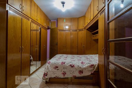 Casa à venda com 320m², 4 quartos e 2 vagas Casa à venda com 320m², 4 quartos e 2 vagasSuite