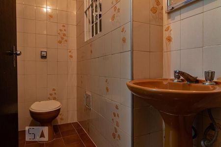 Casa à venda com 320m², 4 quartos e 2 vagas Casa à venda com 320m², 4 quartos e 2 vagasBanheiro