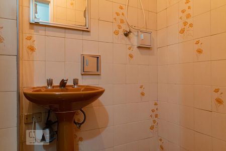 Casa à venda com 320m², 4 quartos e 2 vagas Casa à venda com 320m², 4 quartos e 2 vagasBanheiro