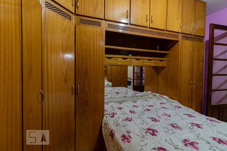 Casa à venda com 320m², 4 quartos e 2 vagas Casa à venda com 320m², 4 quartos e 2 vagasSuite