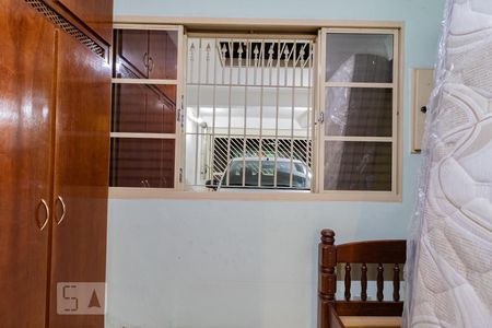 Casa à venda com 320m², 4 quartos e 2 vagas Casa à venda com 320m², 4 quartos e 2 vagasQuarto