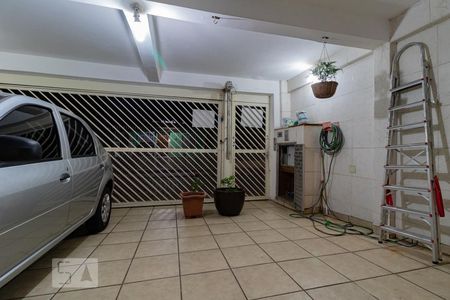 Casa à venda com 320m², 4 quartos e 2 vagas Casa à venda com 320m², 4 quartos e 2 vagasGaragem