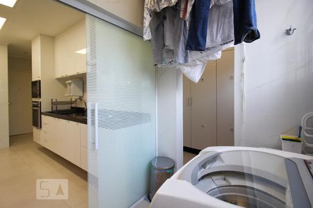 Apartamento à venda com 118m², 3 quartos e 2 vagasÁrea de Serviço 
