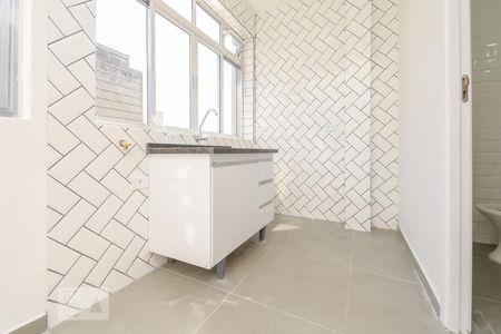 Cozinha de kitnet/studio para alugar com 1 quarto, 28m² em Bela Vista, São Paulo