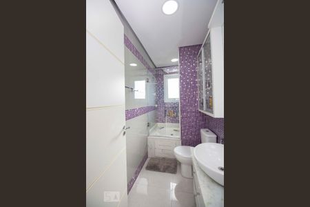 Casa à venda com 362m², 4 quartos e 5 vagasBanheiro 2