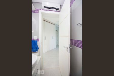 Casa à venda com 362m², 4 quartos e 5 vagasBanheiro 2