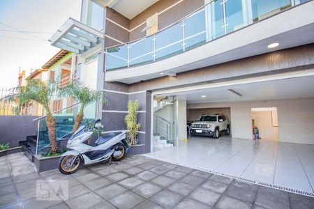 Casa à venda com 362m², 4 quartos e 5 vagasFachada da Casa