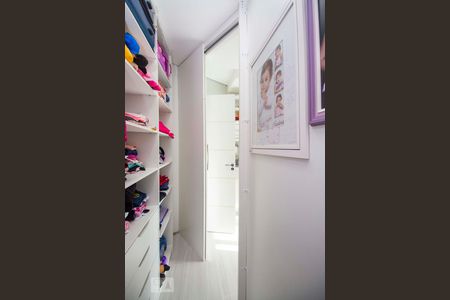 Casa à venda com 362m², 4 quartos e 5 vagasCloset do Quarto 1