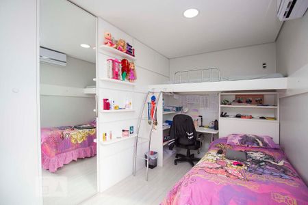 Casa à venda com 362m², 4 quartos e 5 vagasQuarto 2