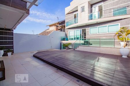 Casa à venda com 362m², 4 quartos e 5 vagasFundos