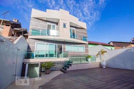 Casa à venda com 362m², 4 quartos e 5 vagasFundos