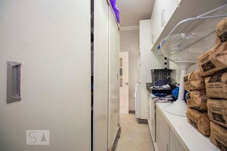 Casa à venda com 362m², 4 quartos e 5 vagasLavanderia