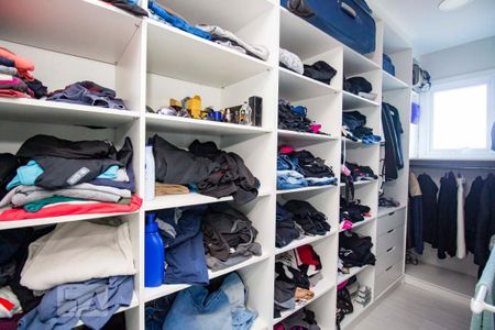 Casa à venda com 362m², 4 quartos e 5 vagasCloset da Suíte
