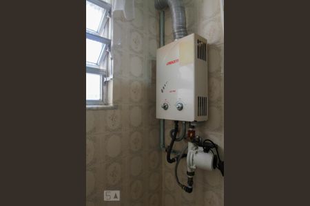 Apartamento à venda com 75m², 2 quartos e 1 vaga Apartamento à venda com 75m², 2 quartos e 1 vagaBanheiro Social
