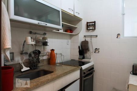 Apartamento à venda com 75m², 2 quartos e 1 vaga Apartamento à venda com 75m², 2 quartos e 1 vagaCozinha
