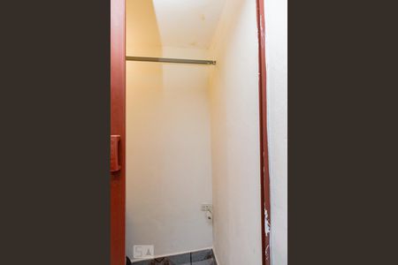 Closet 1 de casa para alugar com 2 quartos, 150m² em Vila Araguaia, São Paulo