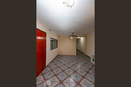 Sala de casa para alugar com 2 quartos, 150m² em Vila Araguaia, São Paulo
