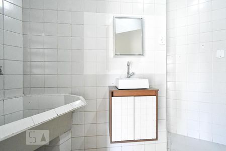 Apartamento para alugar com 72m², 2 quartos e 1 vaga Apartamento para alugar com 72m², 2 quartos e 1 vagaBanheiro