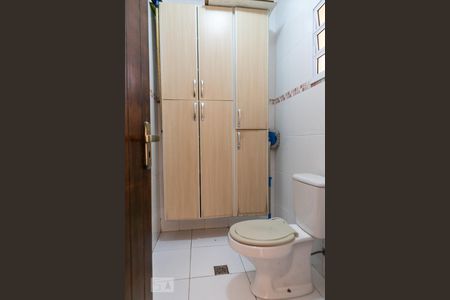 Casa para alugar com 187m², 3 quartos e 2 vagasBanheiro de Serviço