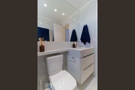 Apartamento à venda com 76m², 3 quartos e 2 vagas Apartamento à venda com 76m², 3 quartos e 2 vagasBanheiro