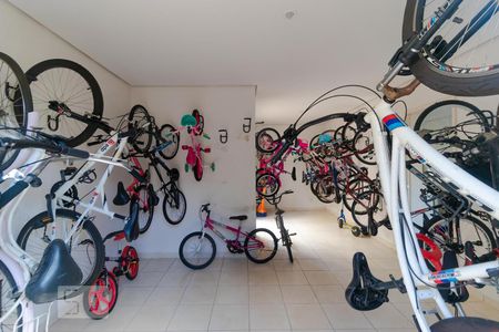 Apartamento à venda com 76m², 3 quartos e 2 vagas Apartamento à venda com 76m², 3 quartos e 2 vagasÁrea comum - Bicicletário