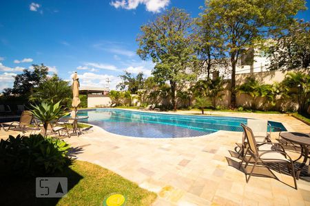 Apartamento à venda com 76m², 3 quartos e 2 vagas Apartamento à venda com 76m², 3 quartos e 2 vagasÁrea comum - Piscina