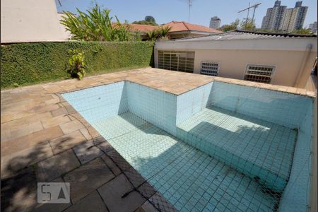 Casa à venda com 225m², 3 quartos e 3 vagasPiscina