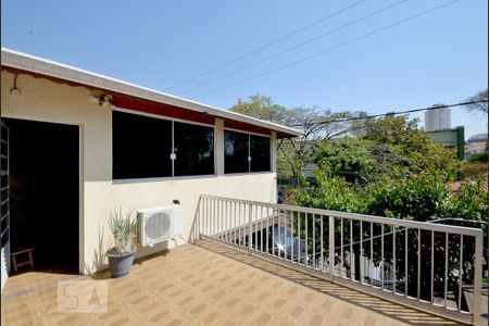 Casa à venda com 225m², 3 quartos e 3 vagasArea Externa Frente