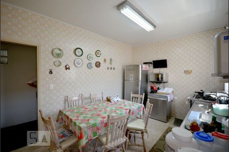 Casa à venda com 225m², 3 quartos e 3 vagasCozinha