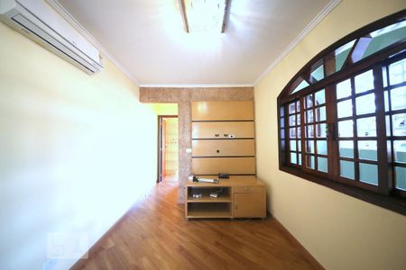 Casa à venda com 150m², 2 quartos e 3 vagasSala