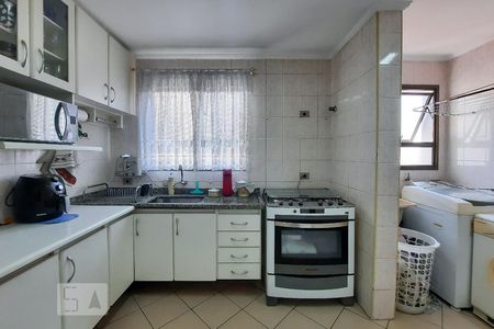 Apartamento para alugar com 128m², 3 quartos e 3 vagasCozinha